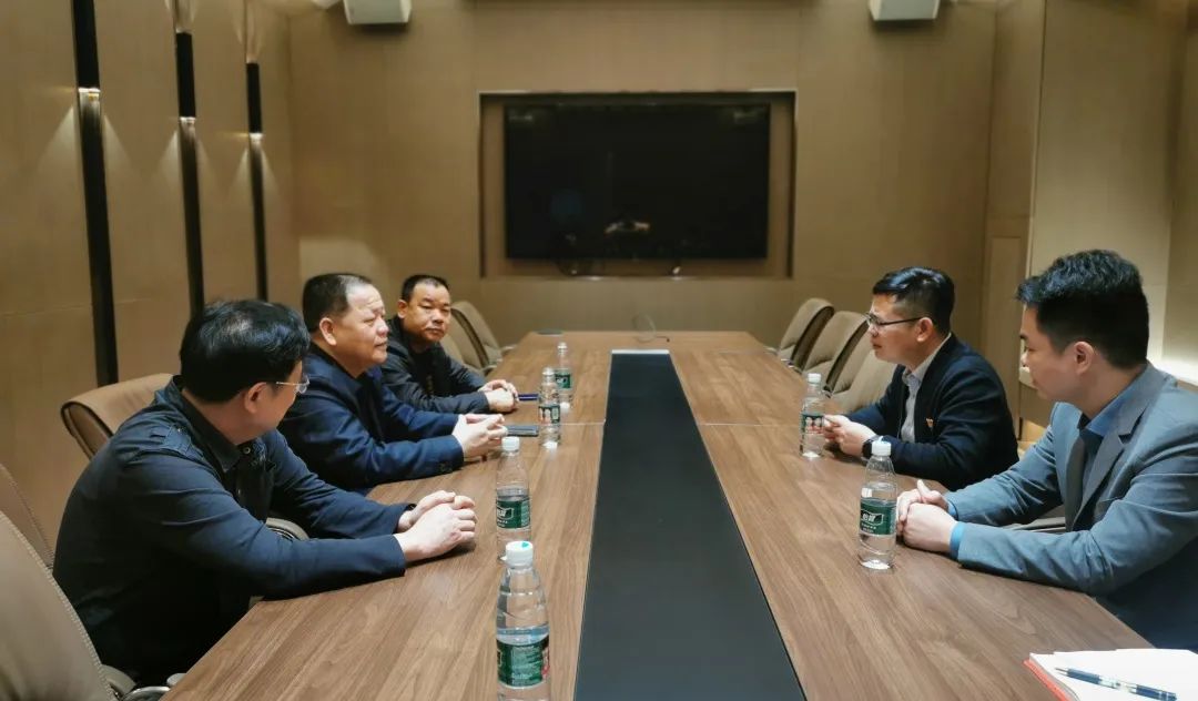 中庭黨建 | 南寧市工商聯(lián)牽線搭橋，集團(tuán)與南寧茂名商會(huì)兩新黨組織聯(lián)姻