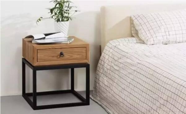 房子裝修完，買了床，床頭柜該如何選擇？